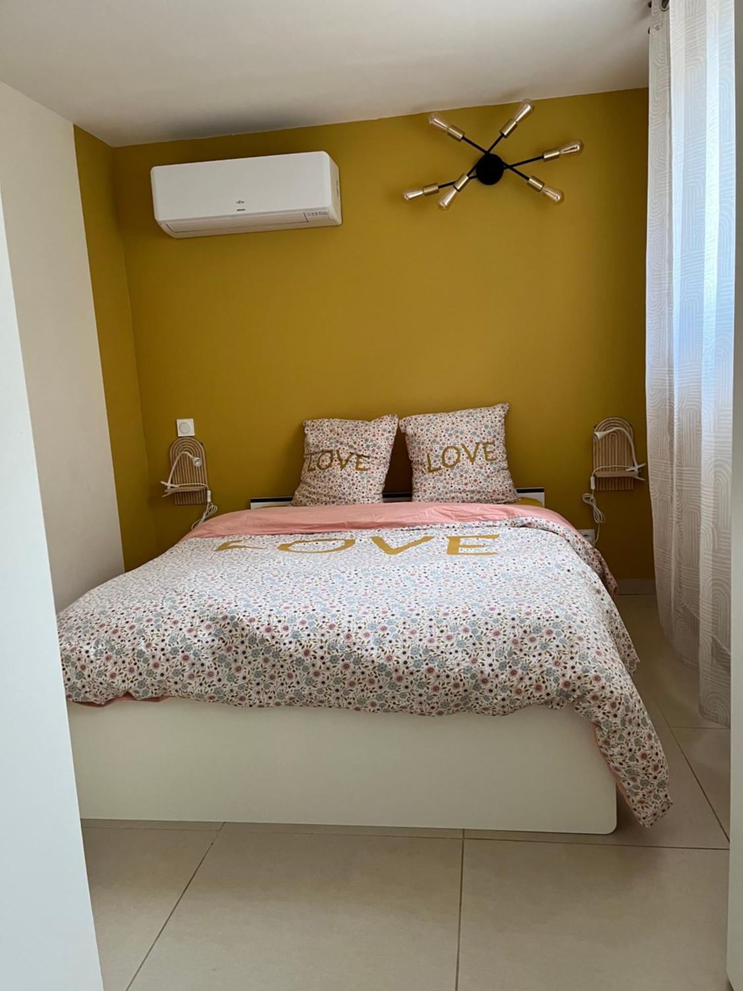 La Provence Avec Piscine Privative En Campagne Apartman Pernes-les-Fontaines Kültér fotó